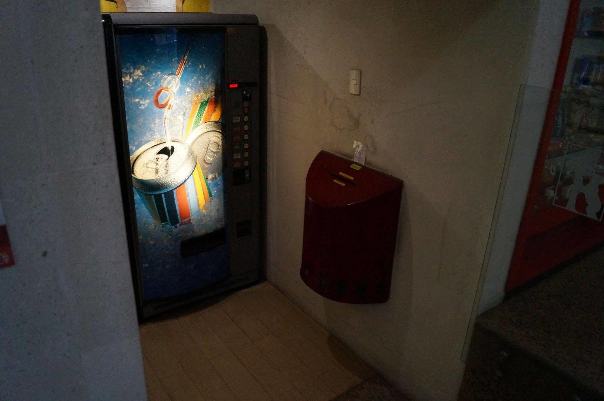 ホテル ヴィラ デ マドリード メキシコシティ エクステリア 写真